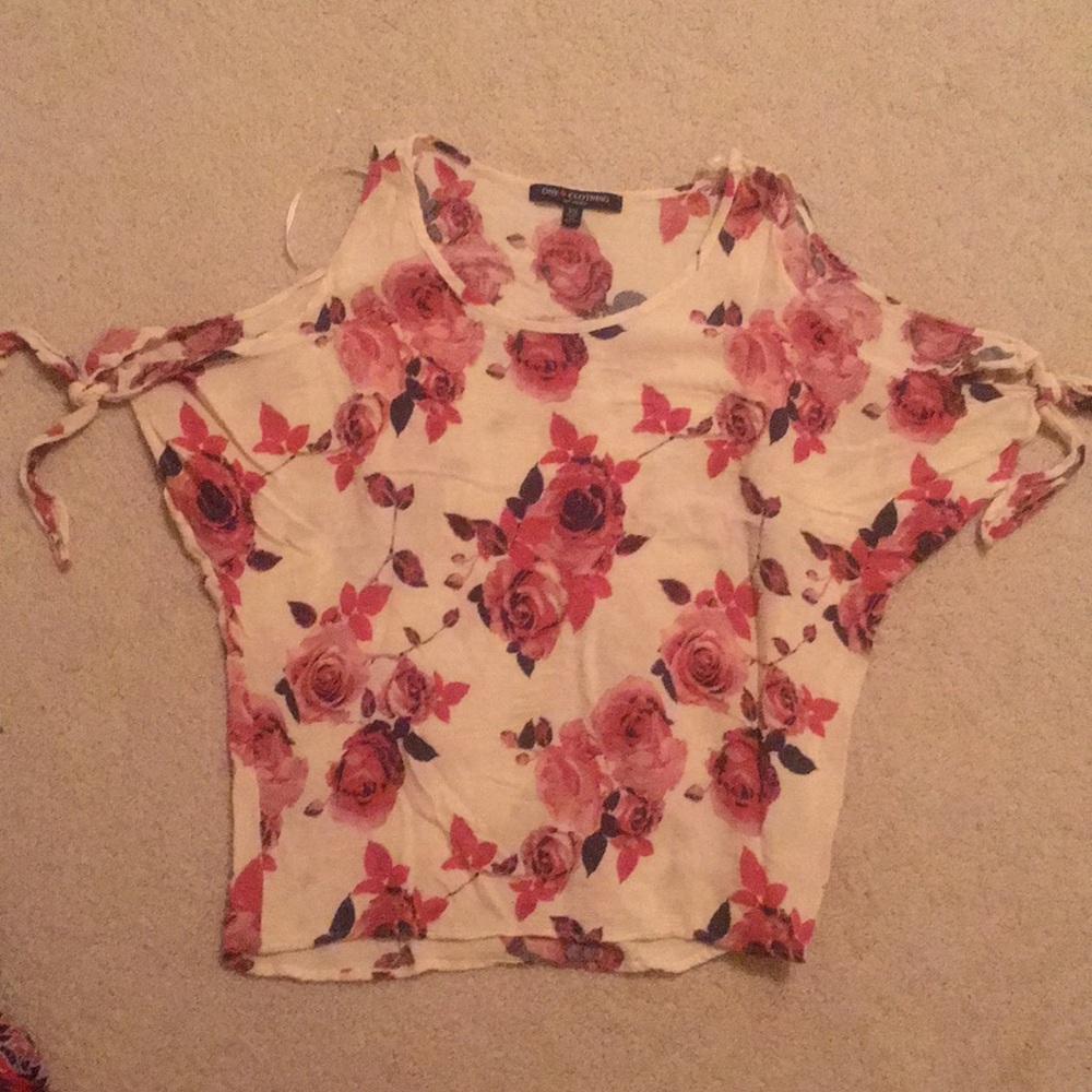 Floral cold shoulder top Worn once-great condition